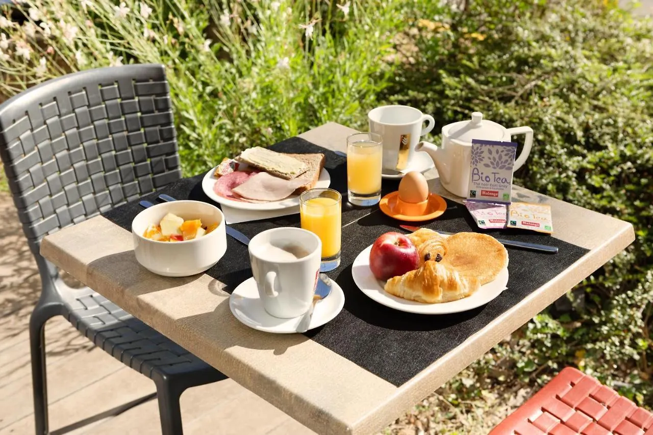 Holiday Inn Express - Marseille Airport, An Ihg Hotel Vitrolles  Vitrolles (Bouches-du-Rhone)