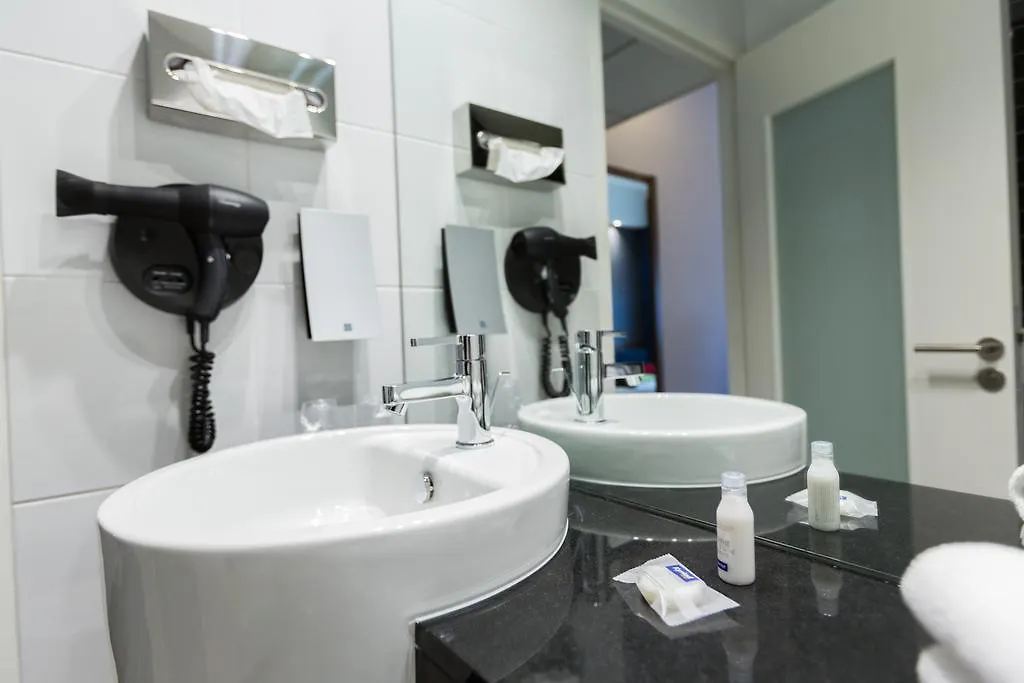 ***  Holiday Inn Express - Marseille Airport, An Ihg Hotel Vitrolles  France