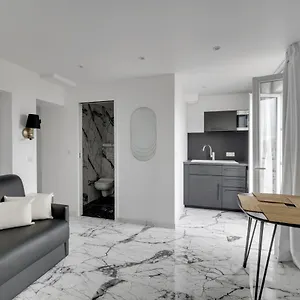 Le Bellevue 2*, París Francia
