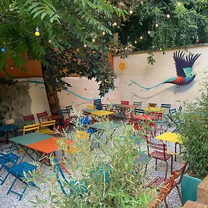 https://yasi-hostel.hotels-rhonealpes.com