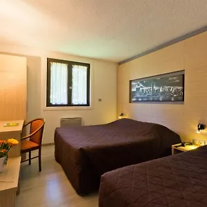 Logis Albhotel Grill 2*, Alby-sur-Cheran Francia