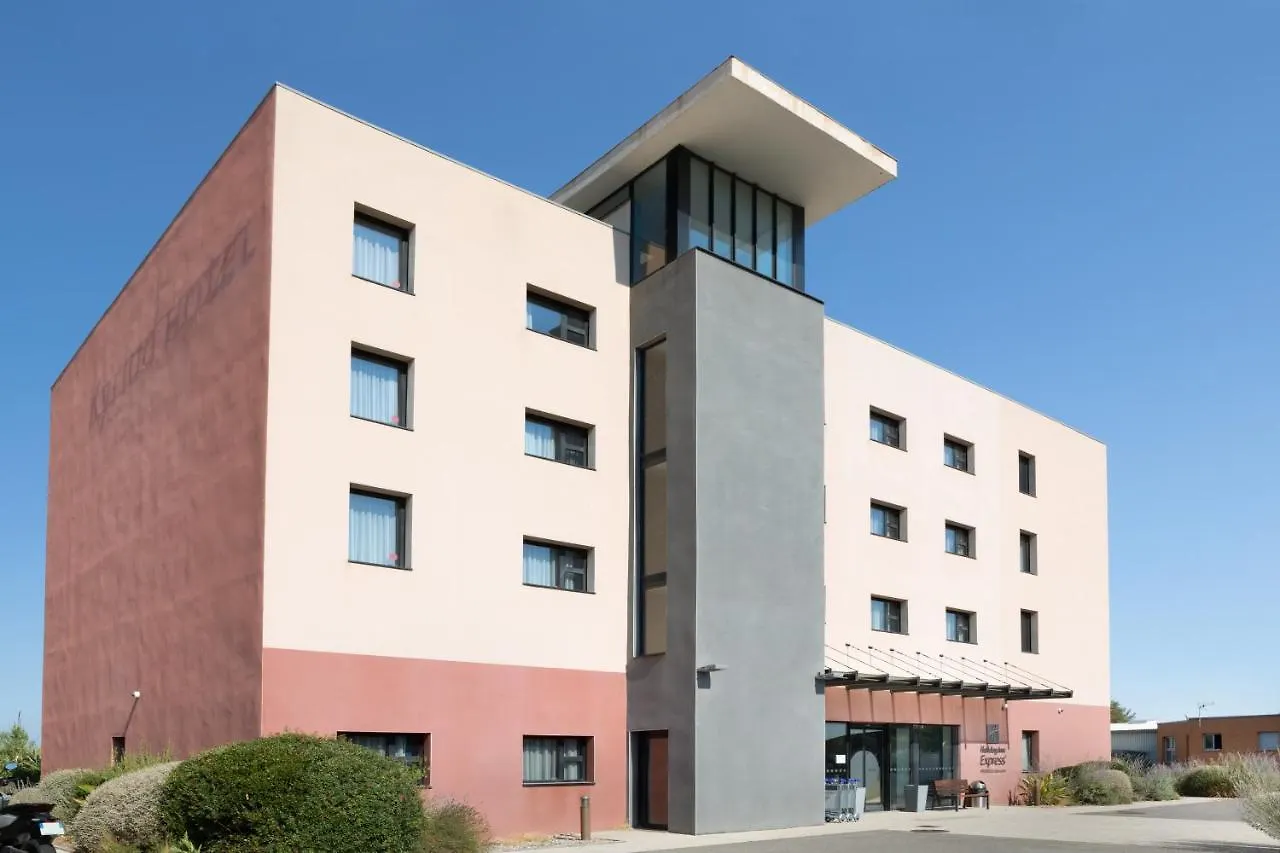 Hotel Kyriad Marseille Provence – Aéroport Vitrolles